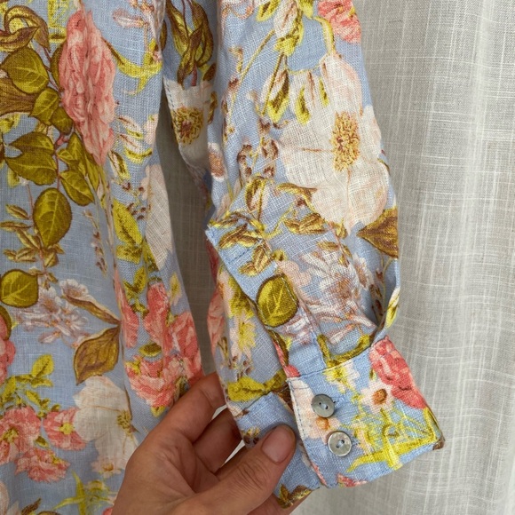 Joie Pastel Floral 100% Linen Button down collared shirt size medium. - Picture 8 of 8